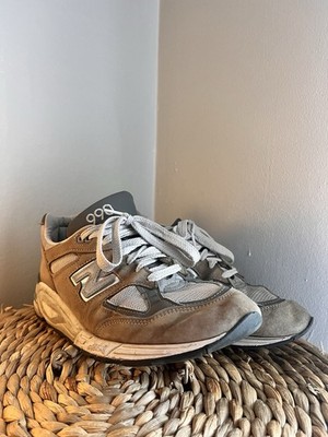 New Balance 990v2