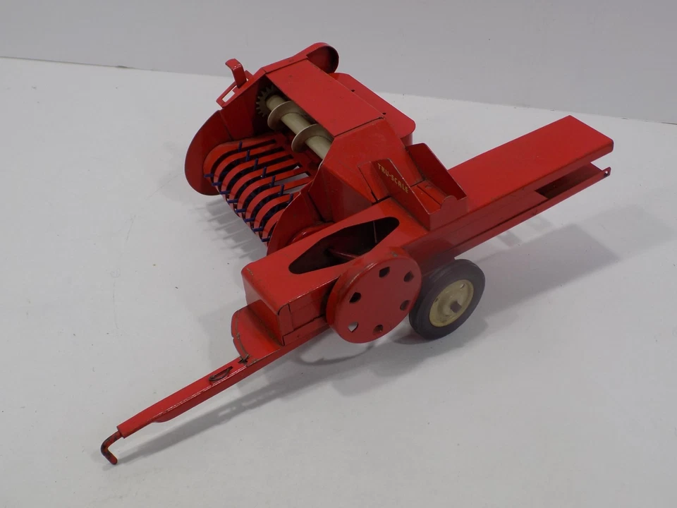 Tru Scale Hay Baler Vintage Farm Toy 1/16 Pressed Steel NICE - Image 2 of 4