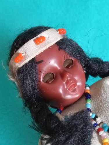 Vintage Carlson Indianer Mandan Prinzessin Schlafaugen Puppe mit Papoose & Etikett - Bild 5 von 13