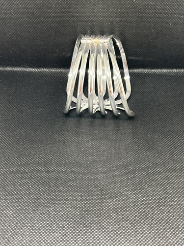Brazalete brazalete vintage con bisagras de resorte tono plata diseño Art Deco. - Imagen 5 de 7