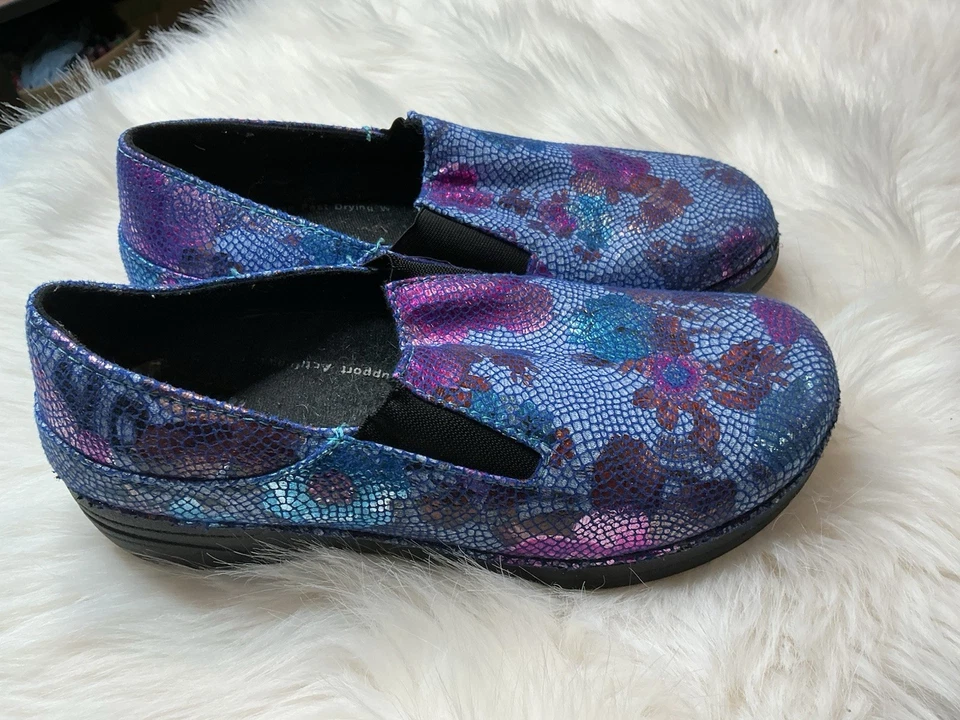 Zuecos florales Spring Step 7,5 redes Ferrara Blum zuecos brillantes para mujer’s Foto 3 de 4