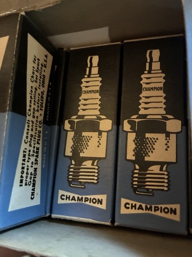 5 Champion 18mm c-7 type spark plugs v8 trucks original boxes - Picture 2 of 8