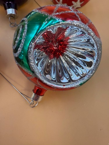 Vintage Glass Indent Christmas Ornaments Unmarked Set of 5 - Picture 6 of 15