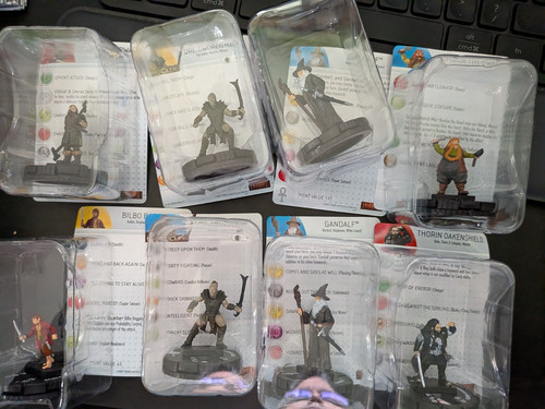 You Pick! Single Figure + Card - Heroclix The Hobbit Unexpected Journey