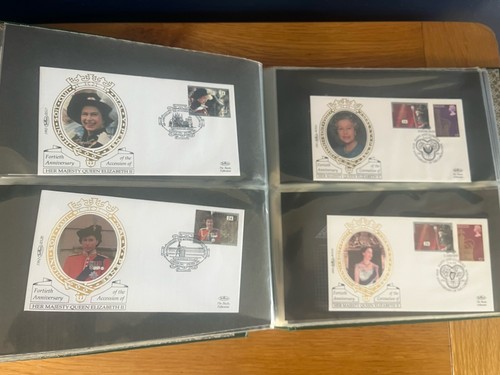 Album Of Silks : Stamps / First Day Covers Royal Family Queen Elizabeth STAMPS - Picture 7 of 9