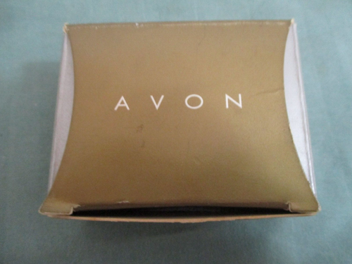 Avon 1996 lapel pin cat swag chain with kitten "Perfect Love" in box - Picture 2 of 5