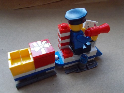 LEGO POLICÍA REGALO NAVIDAD ENTREGA ESCENA VILLANCICO CANTO TRINEO ENTREGA CIUDAD - Imagen 5 de 8