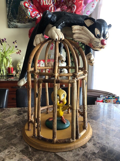 RARE Looney Tunes SYLVESTER the CAT & TWEETY BIRD Bamboo Cage Display 1