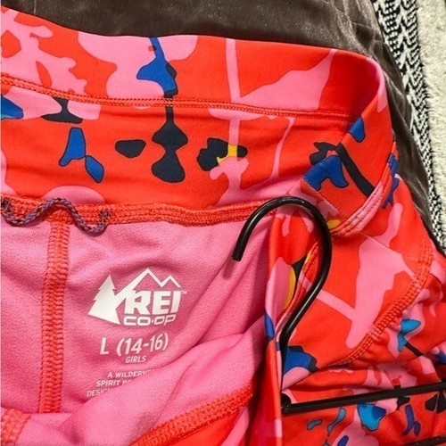 Rei girl’s rash guard skirted swim shorts multicolor red pink blue size L 14-16 - Picture 2 of 3