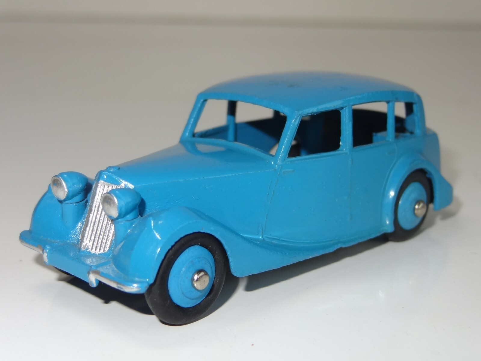 Dinky Toys(ディンキー ) トライアンフ 1800 サルーン Dinky 40b, Triumph 1800 - Free Price Guide & Review