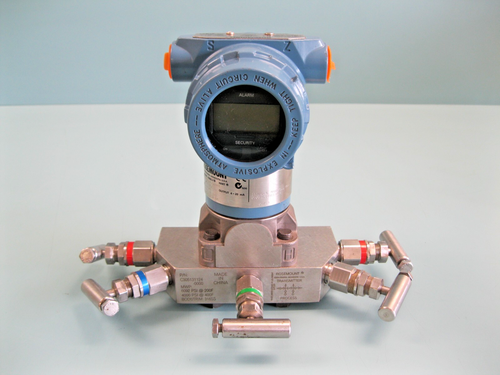 Rosemount 3051 CD 3A Smart Hart Druckmessumformer integrierter Verteiler NEU H12