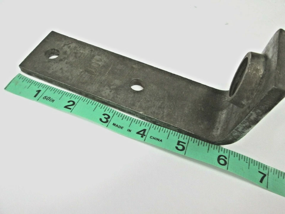 NOS 58 Edsel Corsair, Citation Steering Idler Arm Mounting Bracket MG-3351-A Foto 4 de 4