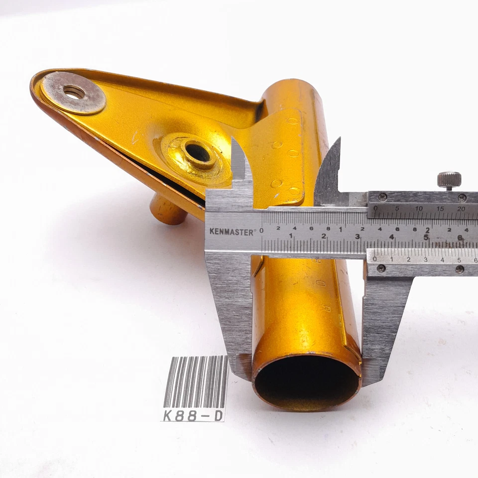 Soporte de faros de horquilla cubierta derecha para Suzuki GT185 GT TC125 100 TC185 TS100 TS185 NUEVO DE STOCK Foto 3 de 4