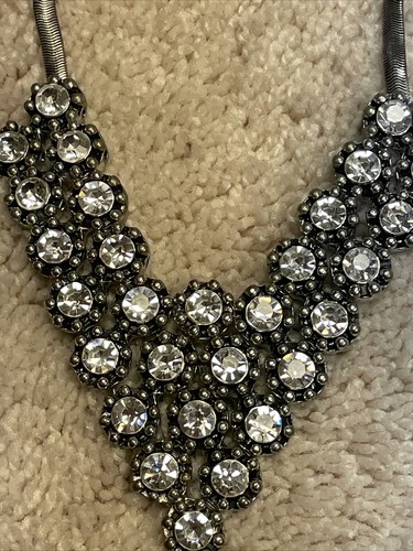 Aldo Women's Statement Style Silver And Rhinestone Necklace Fashion Jewelry - Picture 3 of 7