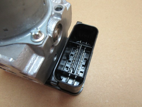 Honda CB650R A-M 2021 ABS pump control unit module Nissin (9918) - Picture 3 of 8