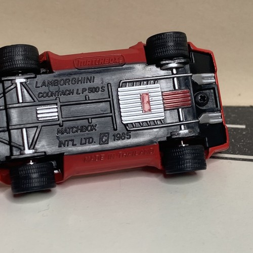 Matchbox Ultra Premiere Lamborghini Countach LP 500S Red Gloss 1:64 Detailed NM - Picture 14 of 15