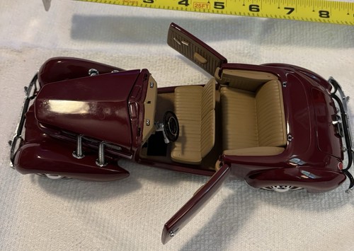 Toy Model 1937 Cord 812 Phaeton Franklin Mint Car - Picture 7 of 8