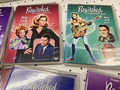 Bewitched TV Series DVD Set Seasons 1-8 with Original Cases - Imagen 7 de 8