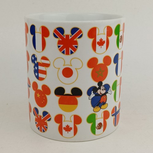Taza de café de cerámica Disney EPCOT Lg orejas/banderas de Mickey 4,5" de alto x 4" de diámetro - Imagen 2 de 6