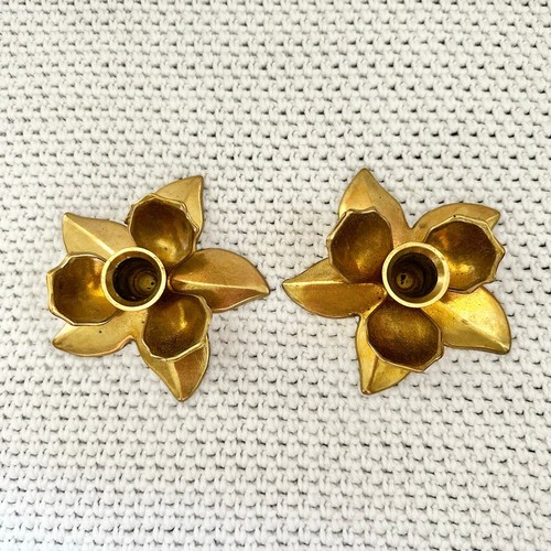 Vintage Unmarked Brass Gold Tone Lotus Flower Tapered Candle Holders Set of 2 - Picture 4 of 5