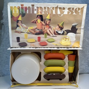 Tupper Ware 新品8点セット Amazon｜Tupperware Heritage Collection 食品保存キャニスター8