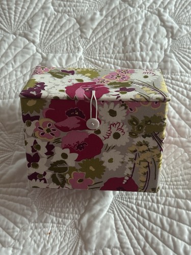 Grembiule adulto Vera Bradley "MAKE ME BLUSH" full size in confezione regalo abbinata. Nuovo con etichetta