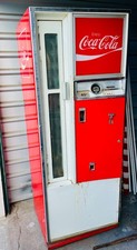 Vintage Coca-Cola Vending Machine (Cavalier / 1970s)