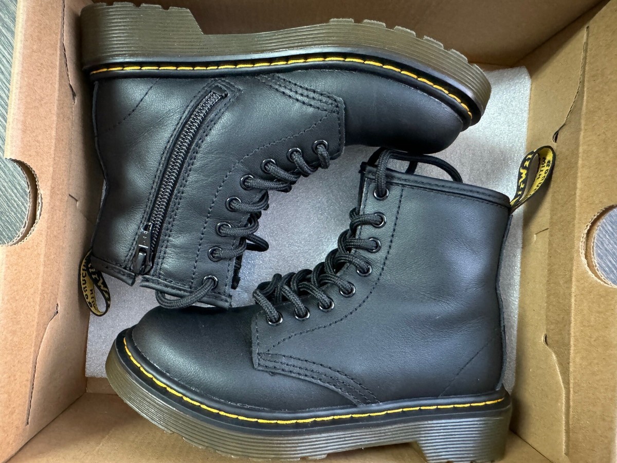 Dr. Martens Bouncing Soles Softy Black Leather Unisex Kids Dr. Martens Bouncing Soles Softy Black Leather Unisex Kids