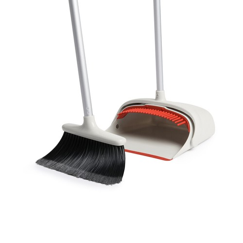 OXO Good Grips Large Sweep Set With Extendable Broom - Picture 8 of 10