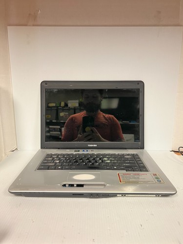 Toshiba Satellite L455D-S5976 15" Laptop, AMD Sempron S1-42, No RAM, No HDD - Picture 1 of 6