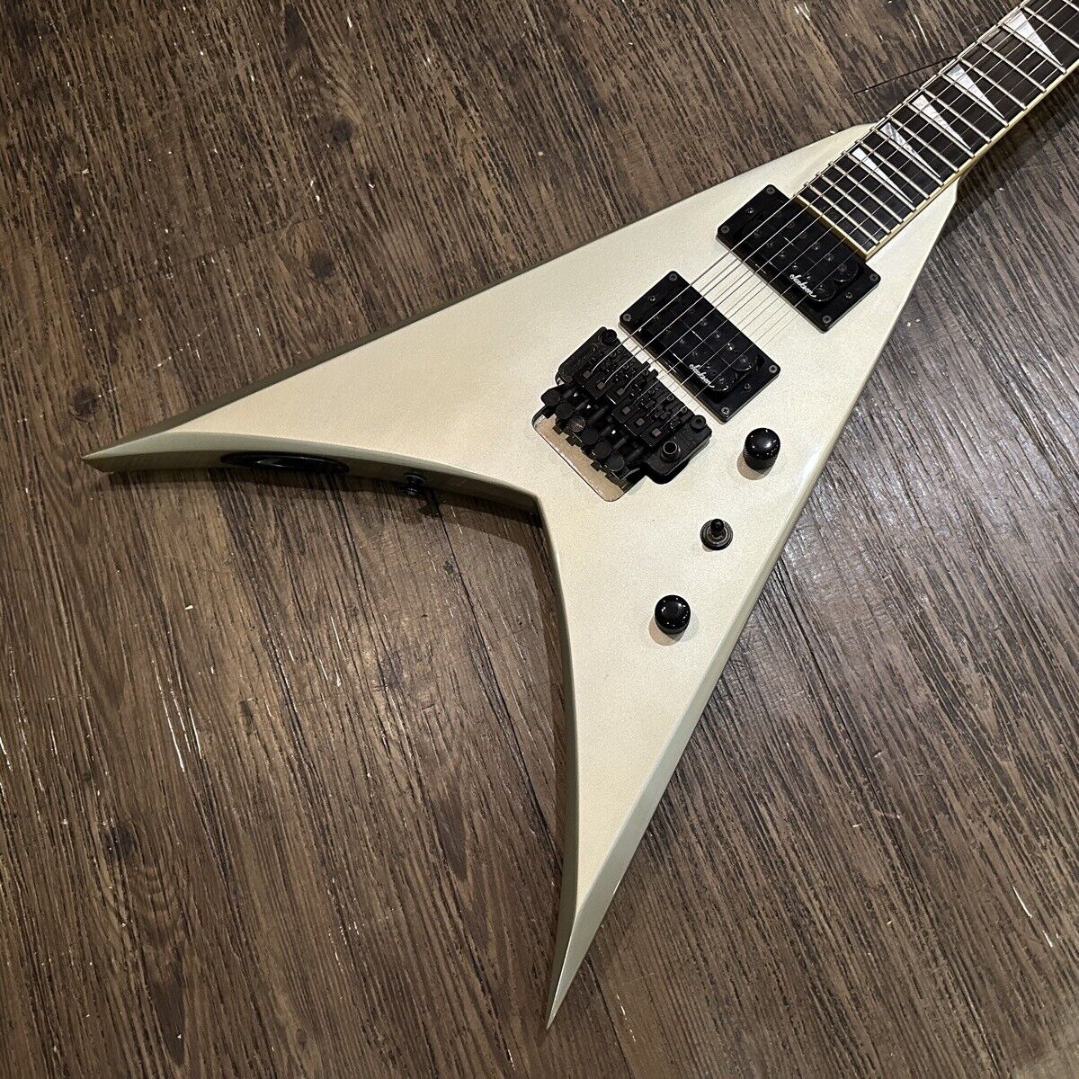Grover Jackson King V Custom White W/Hard case Electric Grover Jackson King V Custom White W/Hard case Electric