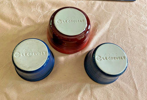 Le Creuset Stoneware Ramekin Custard Cups Set of 3 - Blue & Ombre Red w/Flaws - Picture 2 of 15