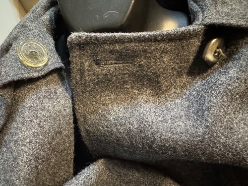 Pristine VTG Gray Wool Cape Coat Cloak Heavy Warm One Size Fabulous 42" Length - Afbeelding 7 van 11