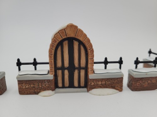 Dept 56 Heritage Village Set Stone Churchyard Gate Fence No Box Christmas - Bild 2 von 11