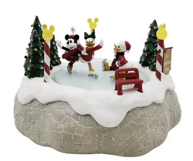 St. Nicholas Square: Christmas Village Disney Mickey & Friends Ice