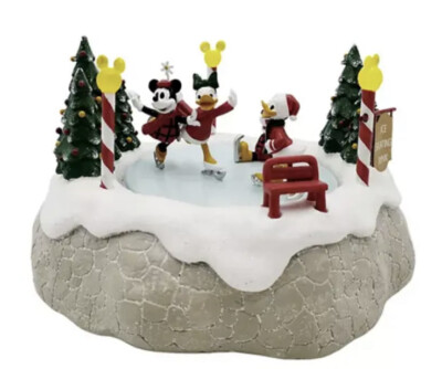St. Nicholas Square: Christmas Village Disney Mickey & Friends Ice