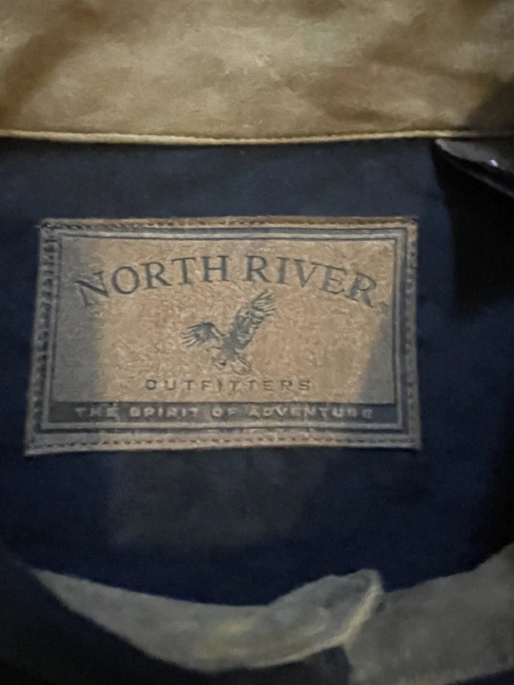 Puño inverso North River de gamuza sintética negra con botones talla grande para hombre Foto 4 de 4