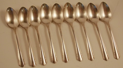 Rogers/Oneida silverplate in Malibu pattern lot of 9 teaspoons - Picture 1 of 2