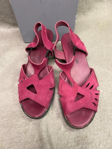 ARCHE WOMEN'S 2 INCH HEEL FUCHSIA SUEDE SANDALS SIZE 37 (US 6) SLIGHTLY USED - Picture 2 of 8