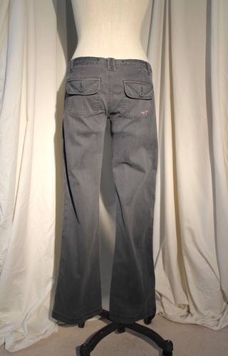 Junior Girls Hollister Y2K Low Rise Cargo Style Flare Leg pants sz 3s pre-loved - Picture 5 of 7