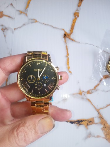Mega Coole Golden Watch with Gold & Black Face and Gold Armband - Bild 2 von 3