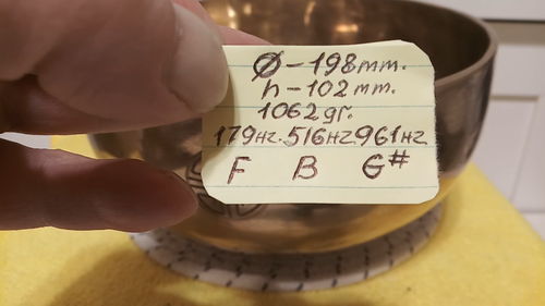 SINGING BOWL 8 inches (198 mm), notes FBG# -- 179 Hz.516 Hz.961hz.1062 gr. - Video 1 of 1