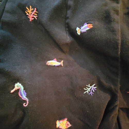 Coldwater Creek capri crop pants SIZE 6 embroidered Fish Seahorse pockets T45 - Picture 6 of 6