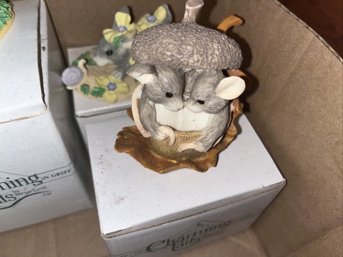 Lot Of 11 Charming Tails Figures With boxes - Picture 8 of 9