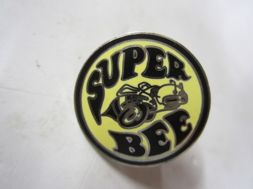 Dodge Classic Scat Pack Pin de Botón y Super Bee Sombrero/Pin de Solapa - Imagen 4 de 5