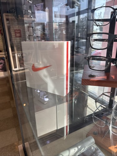NIKE LOGO DISPLAY STAND PLAQUE SHOWCASE - Picture 3 of 6