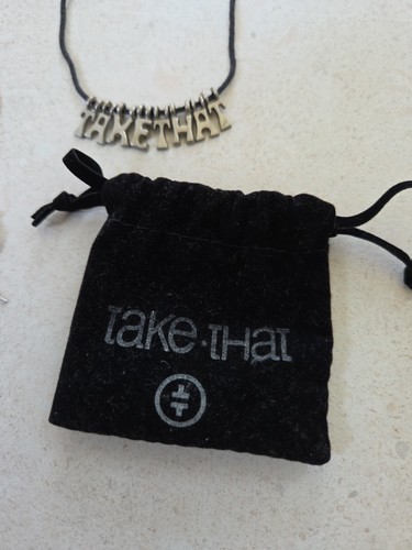 Vintage TAKE THAT Pendant Choker Necklace Bracelet Earing Collection Memorabilia - Picture 9 of 9