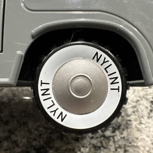 Nylint Next Generation "Rain" Cargo Van Working Doors Gray Autographed - Picture 10 of 13