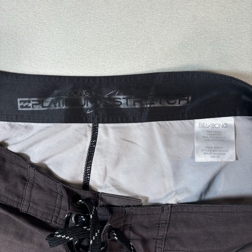 Boardshorts Y2K BILLABONG Platino Talla 36 Native Chief Calavera Natación Surf Rata Parche - Imagen 7 de 9