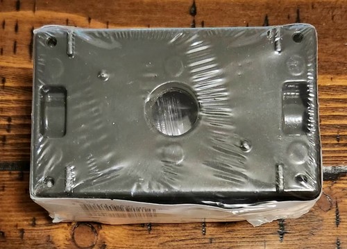 Bell N3R Outdoor Duplex Outlet Kit 125V Horzontal/Vertical 5839-7WRTRB Bronze - Picture 5 of 5